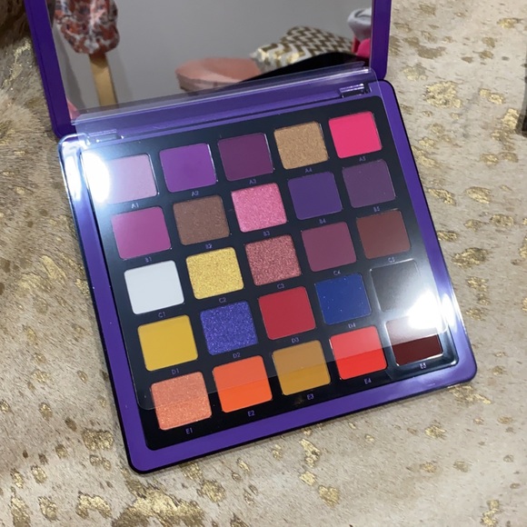 NORVINA Pro Pigment Eyeshadow Palette Vol. 1 - Picture 2 of 3